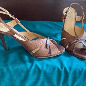 worn a few times; bottom was slippery used  peel-ons to give some grip